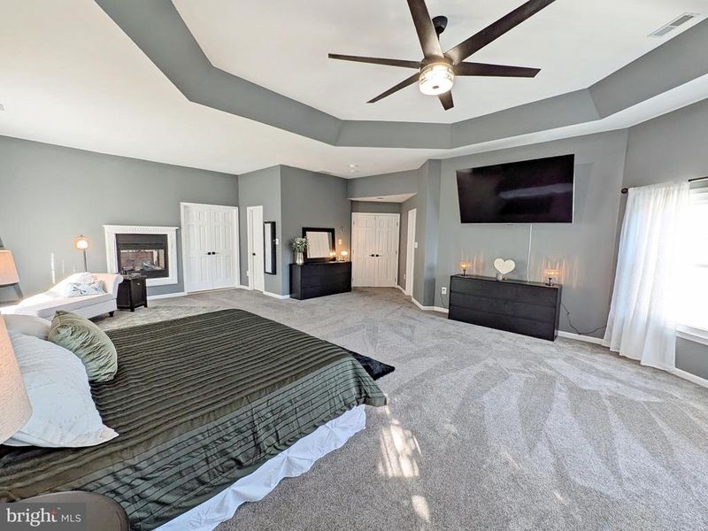 9911 Ritchie Dr, Ijamsville, MD 21754