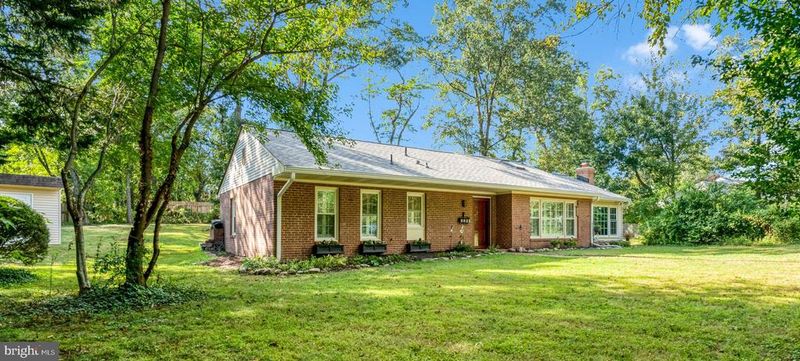 6425 Montrose St, Alexandria, VA 22312