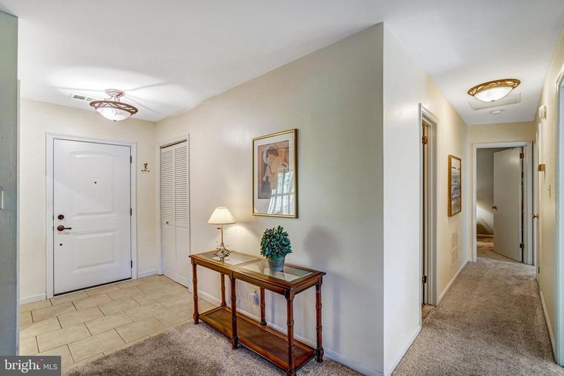 6425 Montrose St, Alexandria, VA 22312
