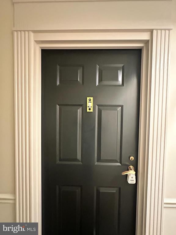 5902 Mount Eagle Dr #403, Alexandria, VA 22303