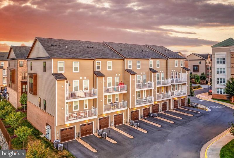 45116 Admiral Dr, Sterling, VA 20166