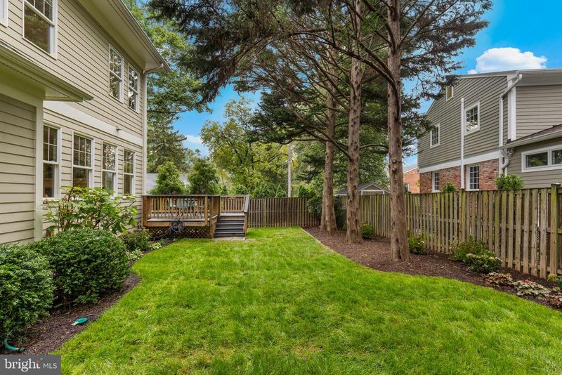 2527 N Jefferson St N, Arlington, VA 22207
