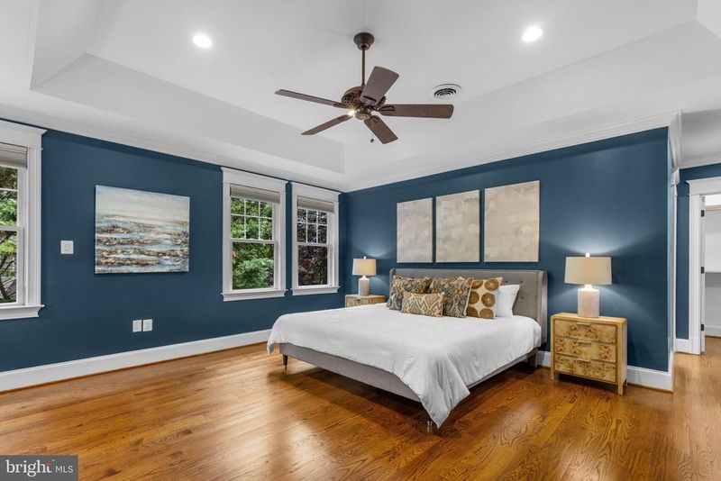 2527 N Jefferson St N, Arlington, VA 22207
