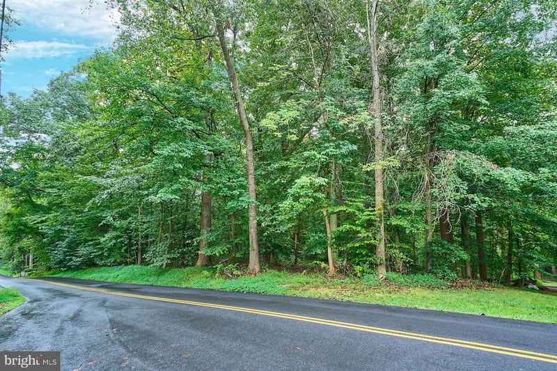 9113 Jeffery Rd, Great Falls, VA 22066
