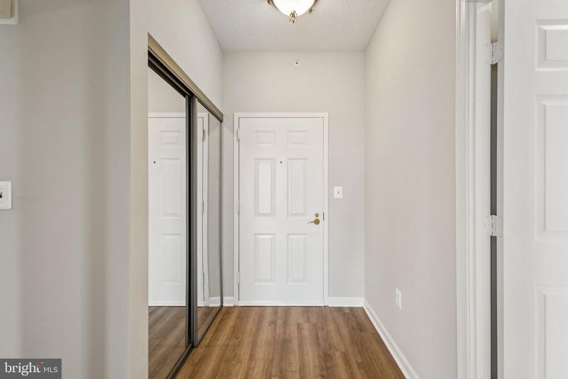 19375 Cypress Ridge Ter #1002, Leesburg, VA 20176