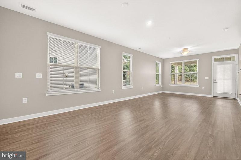 3207 Thornapple Dr, Frederick, MD 21704