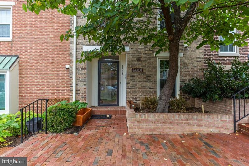 6707 Washington Blvd #C, Arlington, VA 22213