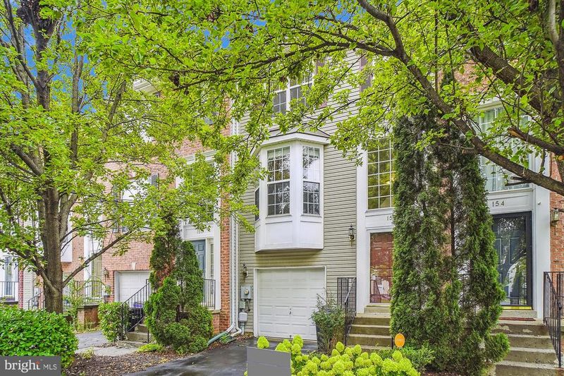 152 Fieldstone Ct, Frederick, MD 21702