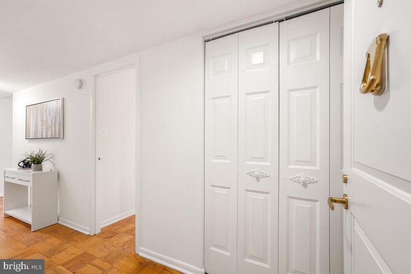 4601 N Park Ave #1019, Chevy Chase, MD 20815