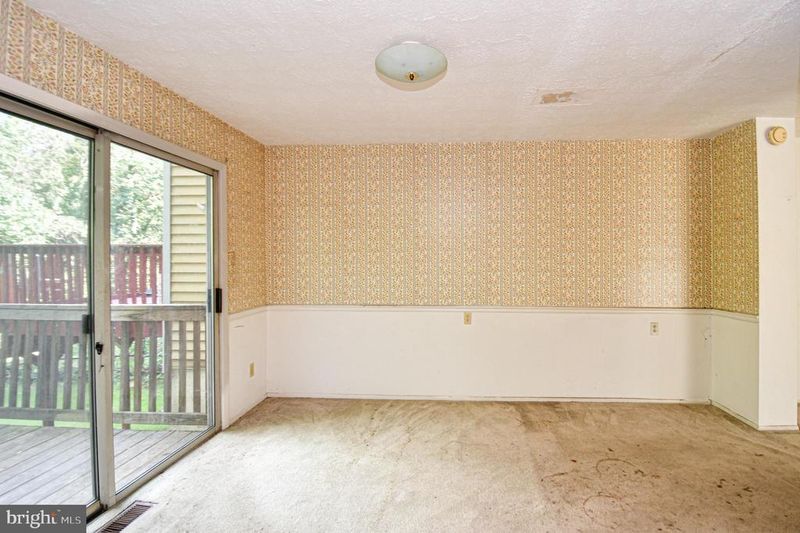 1058 E Thornhill Pl, Frederick, MD 21703
