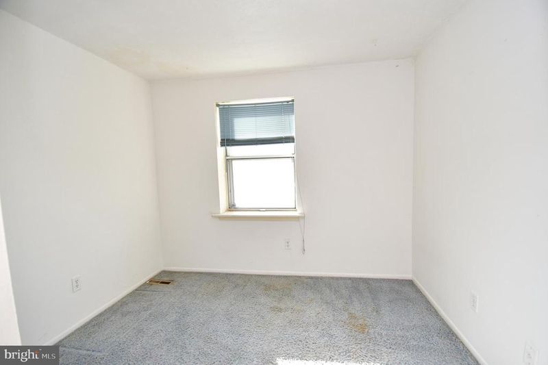 1058 E Thornhill Pl, Frederick, MD 21703
