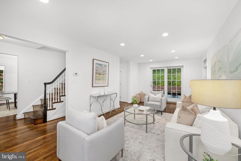 3712 25th St N, Arlington, VA 22207