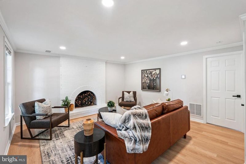 4717 Iris Pl, Rockville, MD 20853