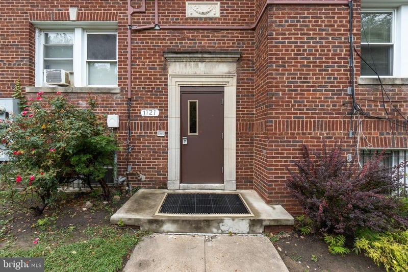 1721 29th St SE #1, Washington, DC 20020