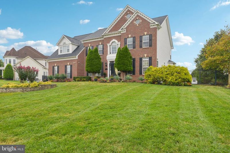 5802 Amelias Grove Ln, Bowie, MD 20720