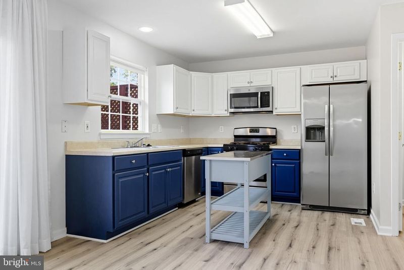 43742 Tolamac Dr, Ashburn, VA 20147