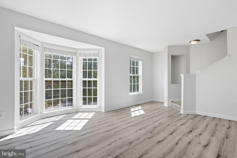 43742 Tolamac Dr, Ashburn, VA 20147