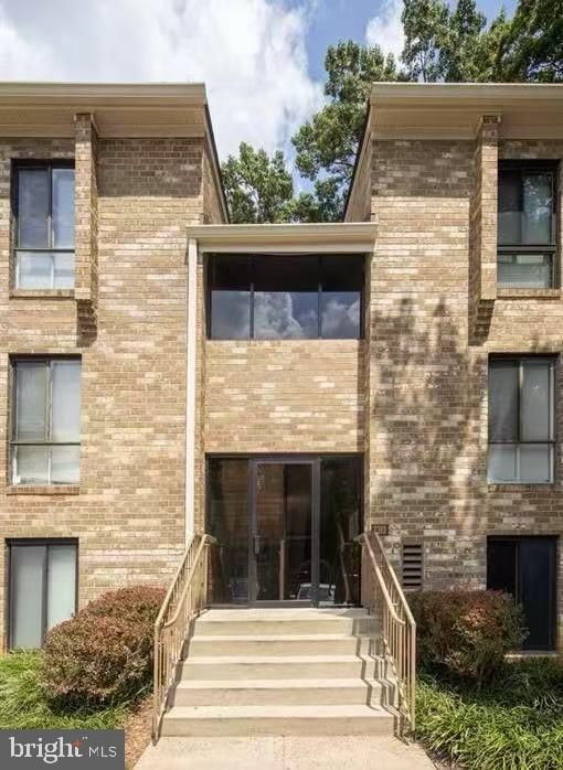 2323 Freetown Ct #2B, Reston, VA 20191