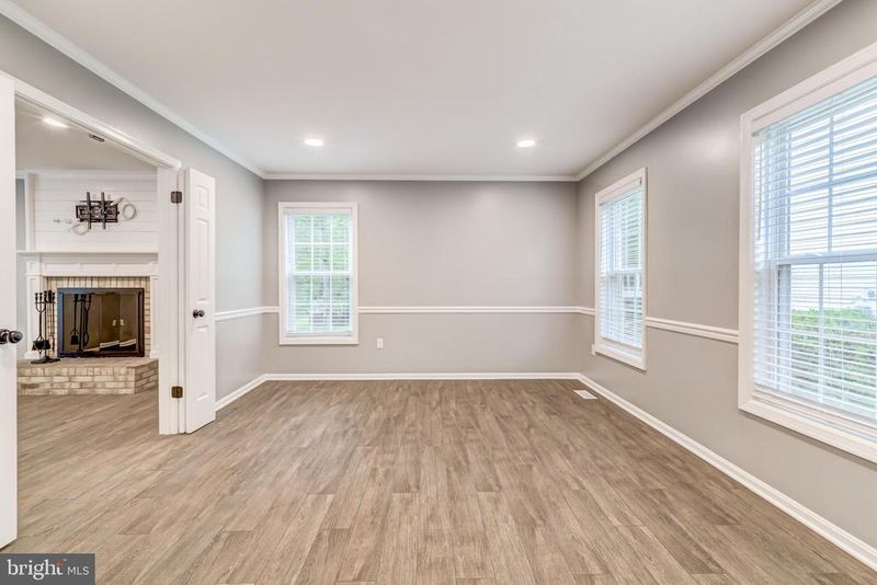 9201 Wyeth Ln, Burke, VA 22015