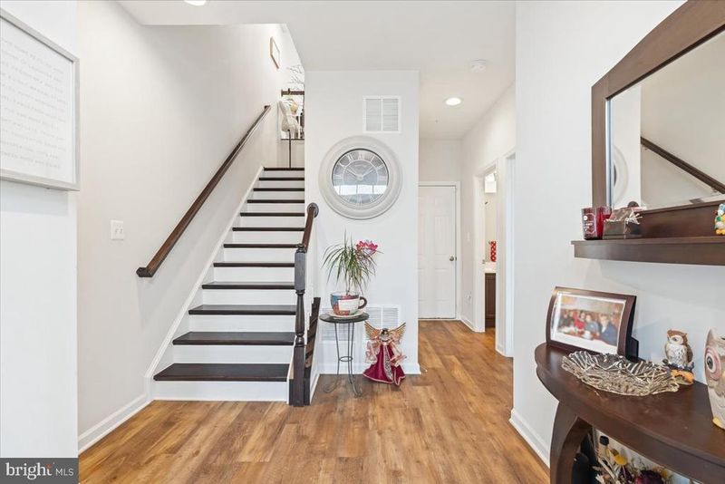2911 Carriage House Dr, Frederick, MD 21701