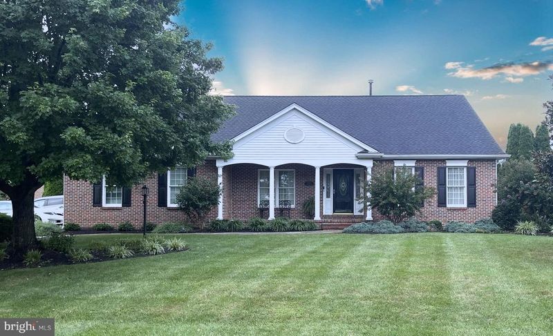 8213 Skipwith Dr, Frederick, MD 21702
