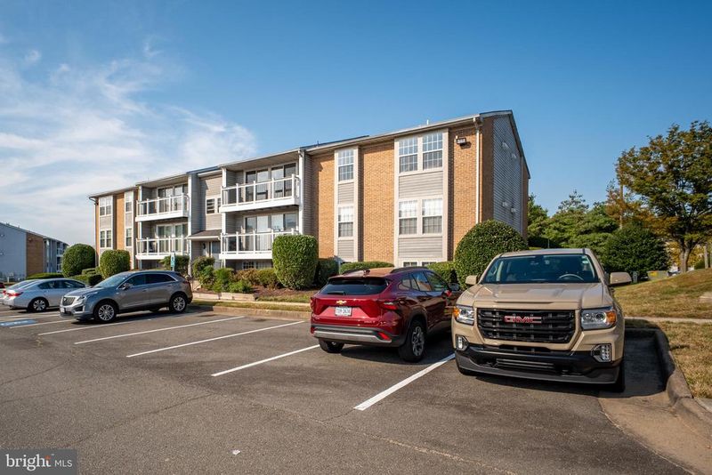 17060 Capri Ln #304, Dumfries, VA 22026