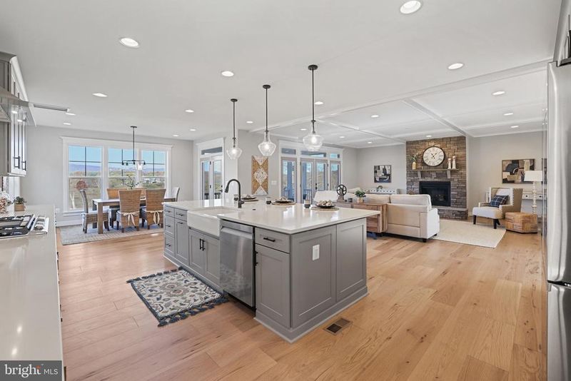 17628 Bates Dr, Hamilton, VA 20158