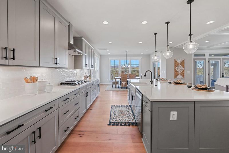 17628 Bates Dr, Hamilton, VA 20158