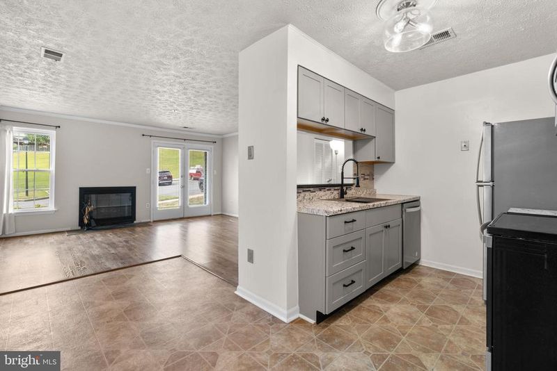 6400 Green Field Rd #904, Elkridge, MD 21075