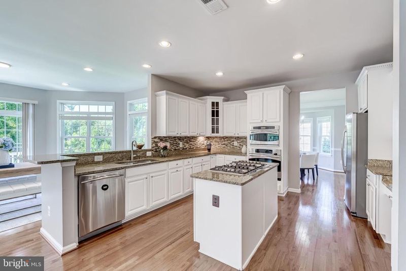 21899 Knob Hill Pl, Ashburn, VA 20148