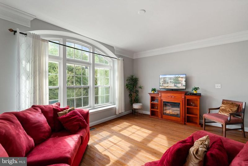 4909 Potomac Highlands Cir, Triangle, VA 22172