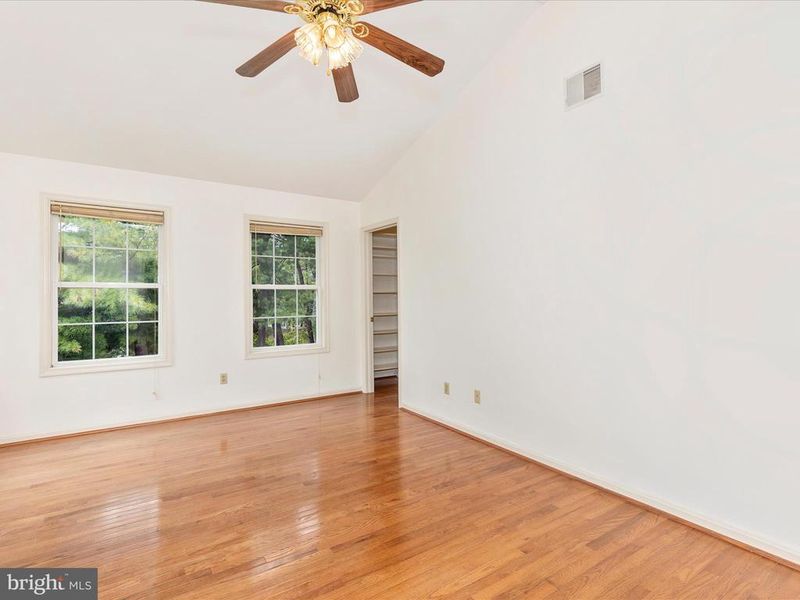 318 Copper Oaks Dr, Woodsboro, MD 21798