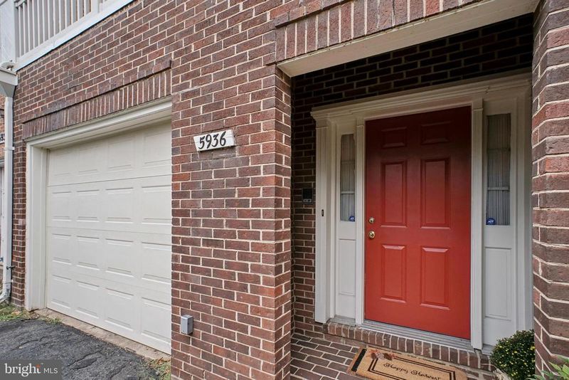 5936 Munson Ct, Falls Church, VA 22041