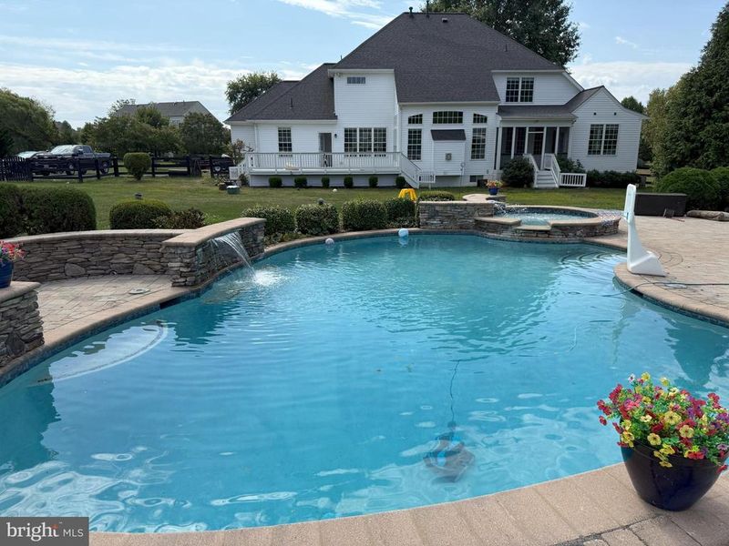 38332 Stone Eden Dr, Hamilton, VA 20158