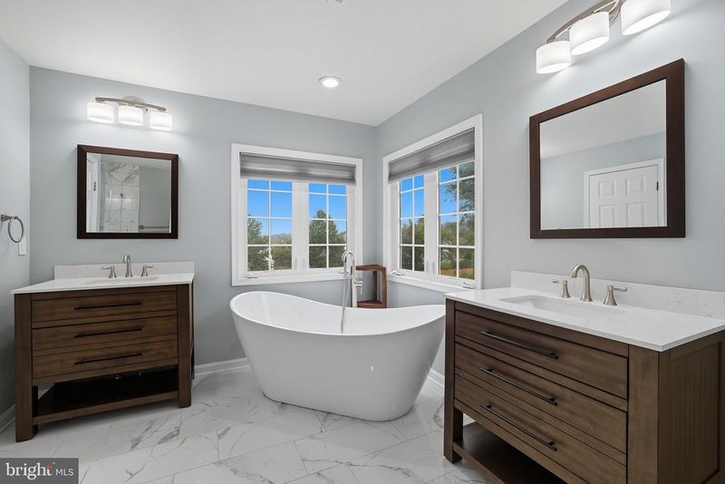 13625 America Dr, Bristow, VA 20136