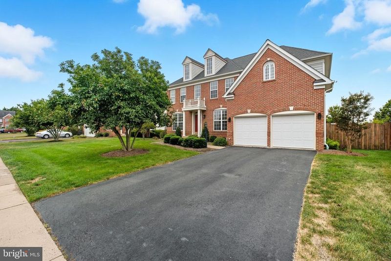 13625 America Dr, Bristow, VA 20136