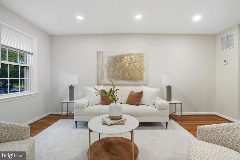 1118 Colonial Ave, Alexandria, VA 22314