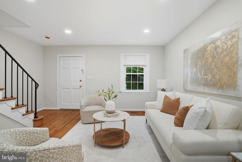 1118 Colonial Ave, Alexandria, VA 22314