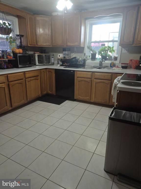 7952 Hammond St, Alexandria, VA 22309