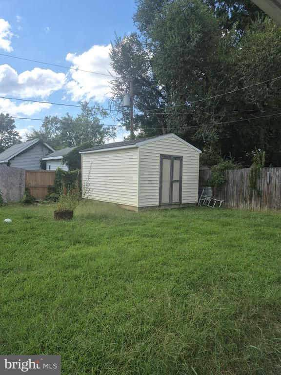 7952 Hammond St, Alexandria, VA 22309