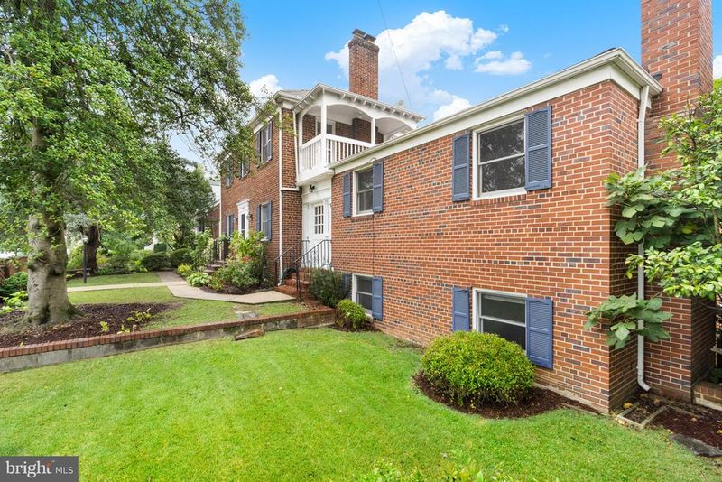 703 Braxton Pl, Alexandria, VA 22301