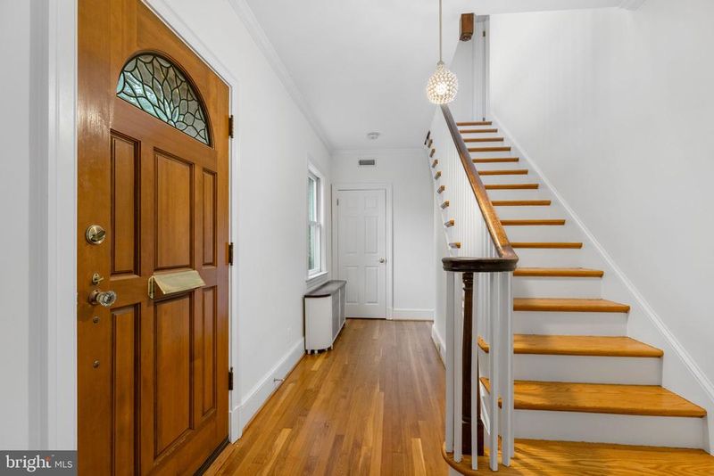 703 Braxton Pl, Alexandria, VA 22301
