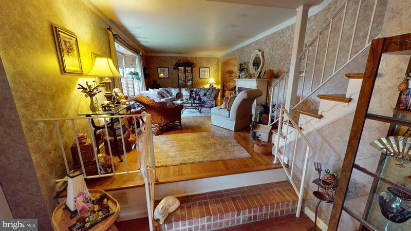 6911 Good Luck Rd, Hyattsville, MD 20784
