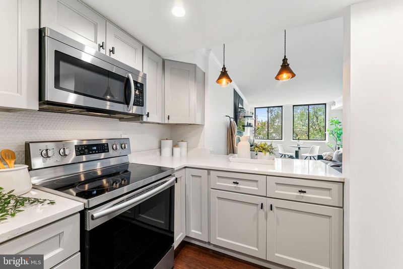 1700 17th St NW #508, Washington, DC 20009