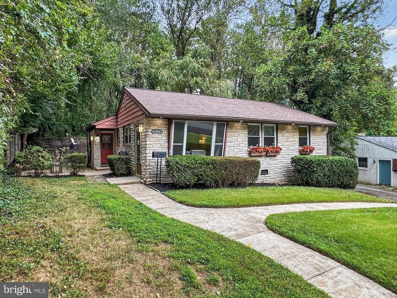6360 Lakewood Dr, Falls Church, VA 22041