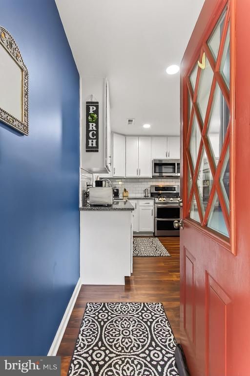 6360 Lakewood Dr, Falls Church, VA 22041