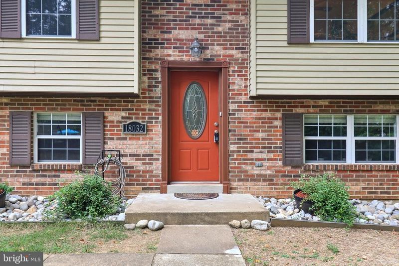 18032 Tebbs Ln, Dumfries, VA 22026