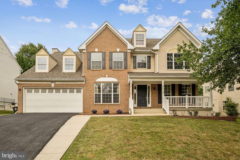 1910 Hampshire Dr, Hyattsville, MD 20783