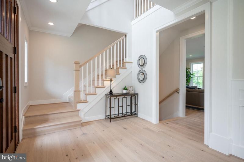 2119 N Harrison St, Arlington, VA 22205