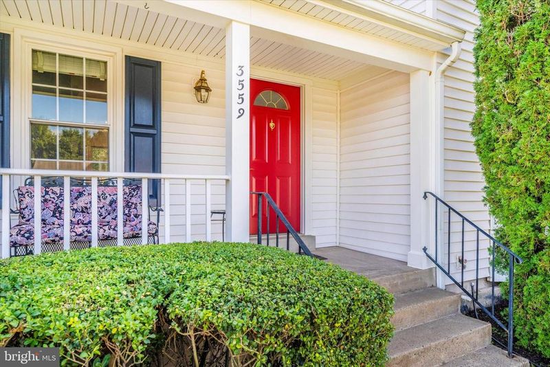 3559 Plum Dale Dr, Fairfax, VA 22033
